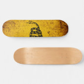 Black Grunge Gadsden Flag Skateboard (Horizontaal)