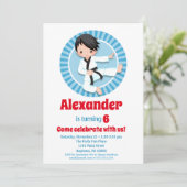 Black Hair Karate Judo Boys Birthday Uitnodiging (Staand voorkant)