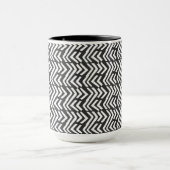 Black Hand Drawn Chevron Pattern Mok (Midden)