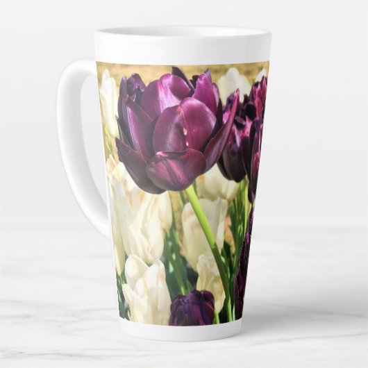 Black Hero Tulips, Oregon Latte Mok (Linkerhoek)