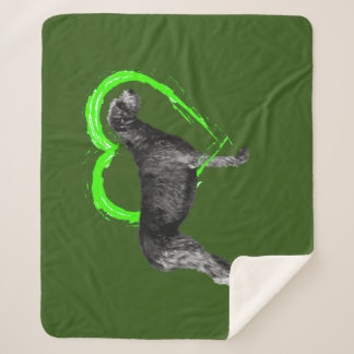 Black Irish Wolfhound Green Heart Sherpa Deken