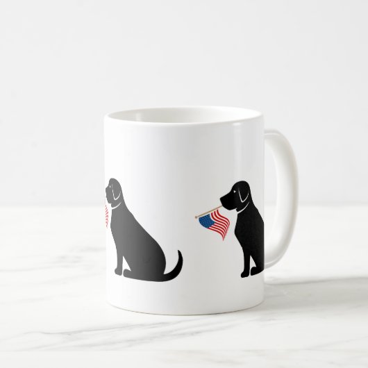 Black Lab American Flag Patriotique USA Coffee Mug (Devant droit)