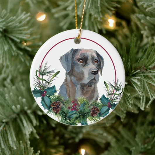 Black Labrador Retriever Evergreen Berry Wreath Keramisch Ornament (Boom)