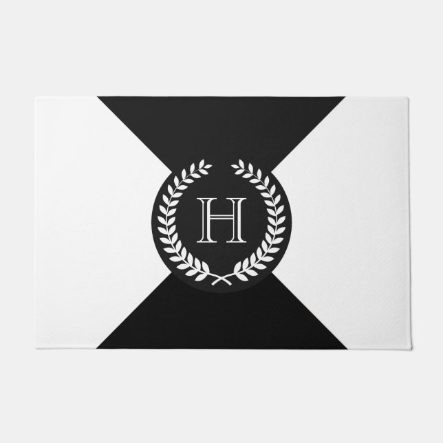 Black Laurel Wreath Monogram Deurmat (Voorkant)