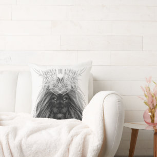Black Lion met Antlers Crown en Monogram Kussen