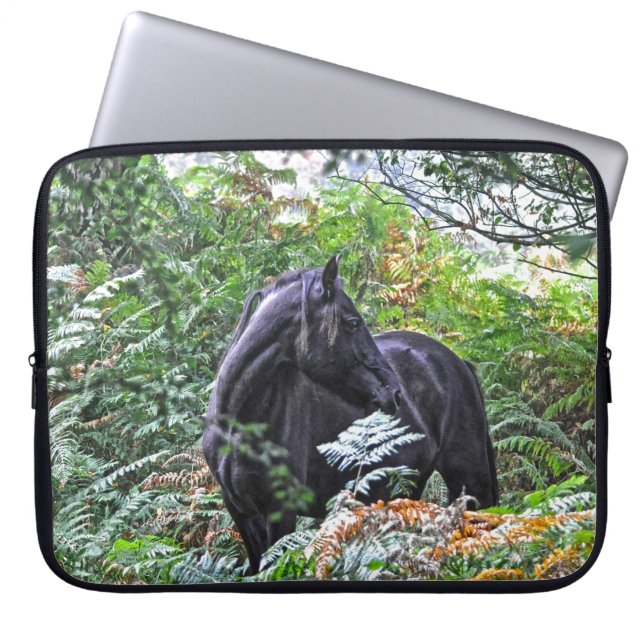 Black New Forest Pony & Forest VK Laptop Sleeve (Voorkant)