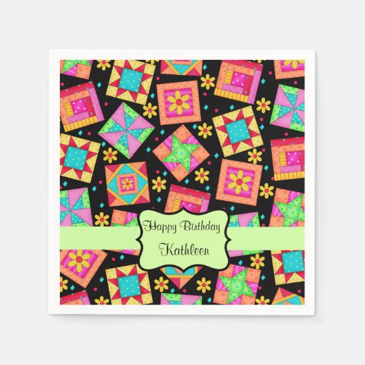 Black Patchwork Quilt Block Name Happy Birthday Servet (Voorkant)