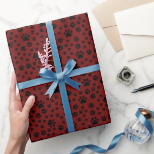 Black Paw Afdrukken op Donkerrood Cadeaupapier