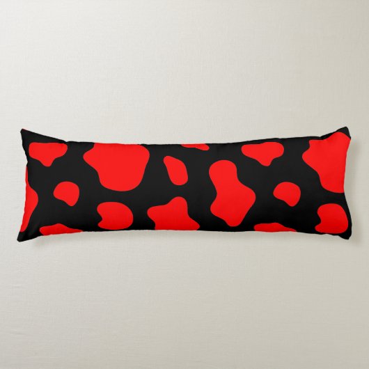 Black Pillow with Red Spots. Lichaamskussen (Voorkant)