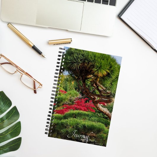 Black Pine Tree en Red Japans Maple Photo Notitieboek