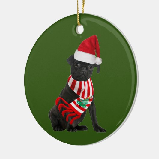 Black Pug met Pet schaatskerst Keramisch Ornament (Links)