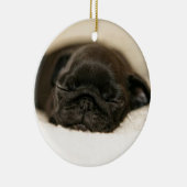 Black Pug Puppy Slaping Keramisch Ornament (Rechts)