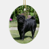 Black Pug Standing View Camera Keramisch Ornament (Rechts)