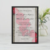 Black / Rose Rouge Petals Plage Mariage Invitation (Debout devant)