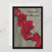 Black / Rose Rouge Petals Plage Mariage Invitation (Dos)