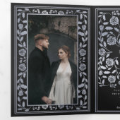 Black Royal Medieval Silver Sword Wedding Drieluik Uitnodiging (Binnenzijde eerst)
