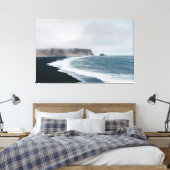 Black Sand Coast – Misty Ocean Drama Canvas Afdruk (Insitu (Slaapkamer))