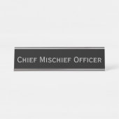 Black Silver 'Chief Mischief Officer' Funny Pun Bureau Naambordje (Voorkant)
