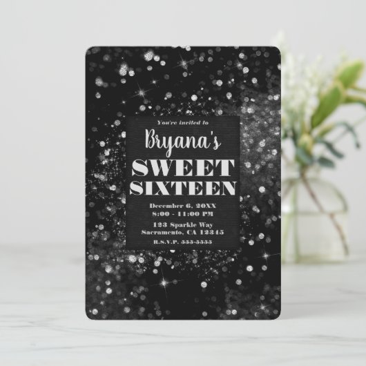 Black Silver Sparkling Lights Glam Sweet 16 Party Kaart (Staand voorkant)