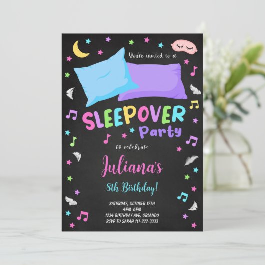 Black Sleepover Party Anniversaire Invitation (Debout devant)