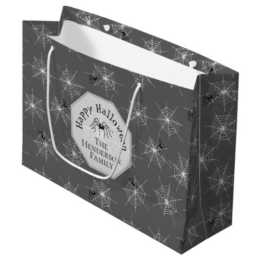 Black Spiderwebs Happy Halloween Groot Cadeauzakje (Voorkant Gekanteld)