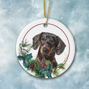 Black Tan Dachshund Dog Evergreen Berry Wreath Keramisch Ornament
