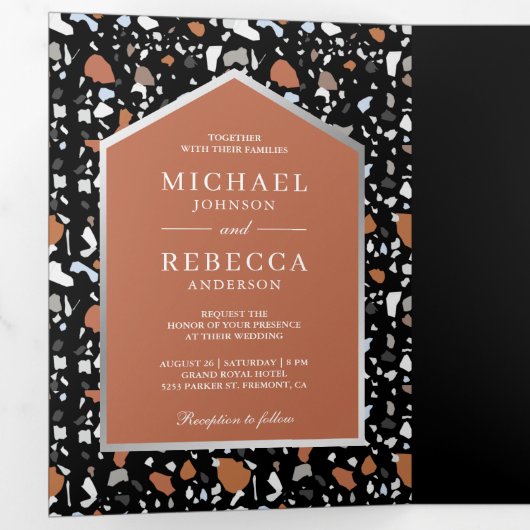 Black Terrazzo Tegel Terracotta QR Code Weddenscha Drieluik Uitnodiging (Binnenzijde eerst)
