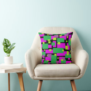 Black Throw Pillow With Purple and Green Pattern Kussen