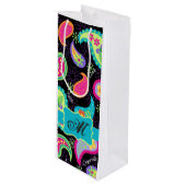 Black Turquoise Monogram Personalized Mod Paisley Wijn Cadeautas (Voorkant Gekanteld)