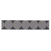 Black Violet Paars Faux Gold Mandala Pattern Medium Tafelloper (Horizontaal)
