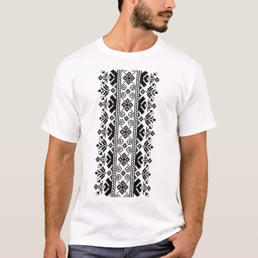 Black Vyshivanka T-shirt (Voorkant)