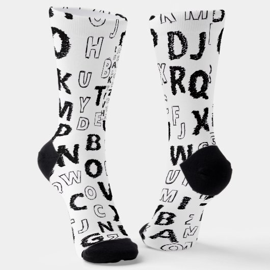 Black & White Alphabet Pattern Crew Socks Sokken (Gebogen)