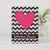 Black White Chevron Heart Valentine Invitation (Debout devant)