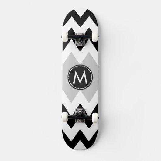 Black White Chevron Pattern Skateboard (Voorkant)