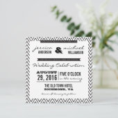 Black & White Chevron Typography Wedding Invite Kaart (Staand voorkant)
