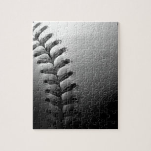 Black & White Close-up Baseball Legpuzzel