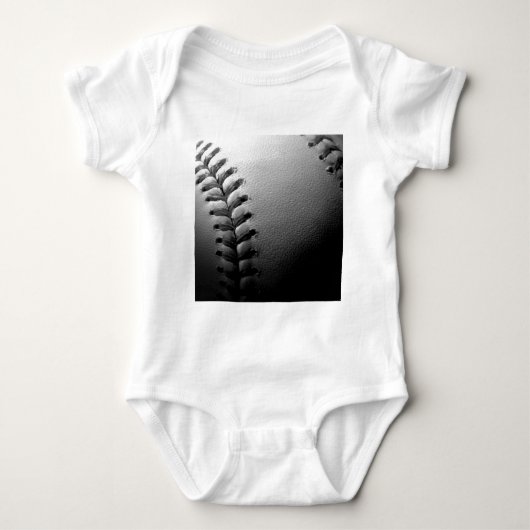 Black & White Close-up Baseball Romper (Voorkant)