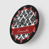 Black & white Damask Lace Rouge Horloge personnali (Angle)