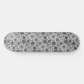 Black White Gray Retro Floral Art Seamless Pattern Skateboard (Horizontaal)