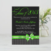Black White Green Polka Dot Afstuderen Invitation Kaart (Staand voorkant)
