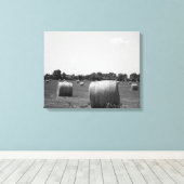 Black & White Hay Rolls, verspreid over een Boerde Canvas Afdruk (Insitu (Houten vloer))