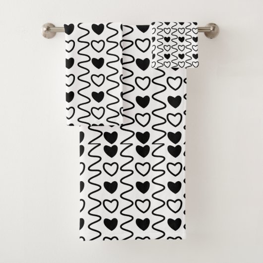 Black White Hearts Valentijn Pattern Bad Handdoek (Insitu)