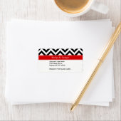 Black White LG Chevron Red Name Monogram Etiket (Insitu)
