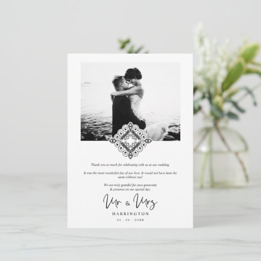 Black & White Mr & Mrs Ornamental Flourish Photo Bedankkaart (Staand voorkant)