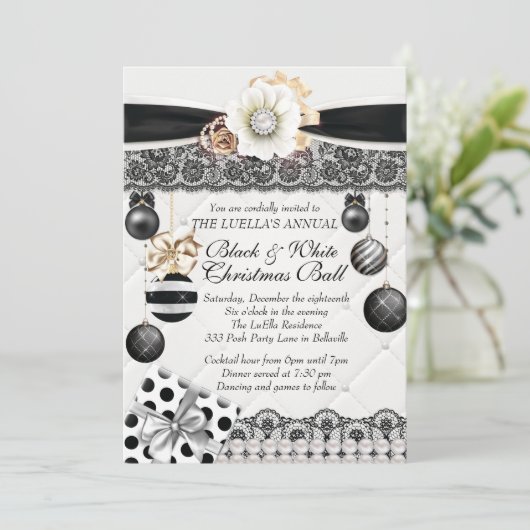 Black White Noël Ball Invitations (Debout devant)