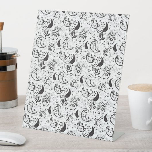 Black & White Paisley Pattern –Elegant Textile Art Reclamebord Met Voetstuk (Insitu)