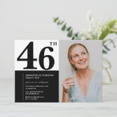 Black White Photo 46e anniversaire Invitations (Debout devant)