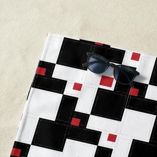Black White Red Modern  patchwork Strandlaken (In situ)