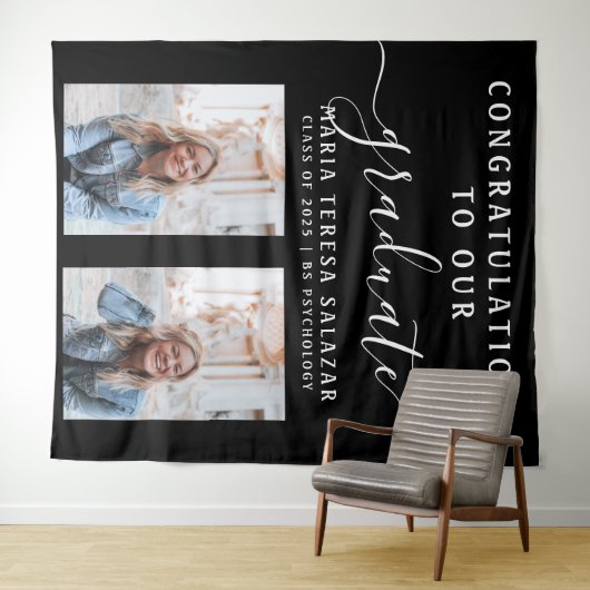 Black White Script Calligraphy 2 Photo Afstuderen Wandkleed (In Situ (horizontaal))