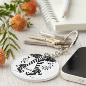 Black & White Witch Legs Whimsical Halloween Party Sleutelhanger (Voorkant Rechts)